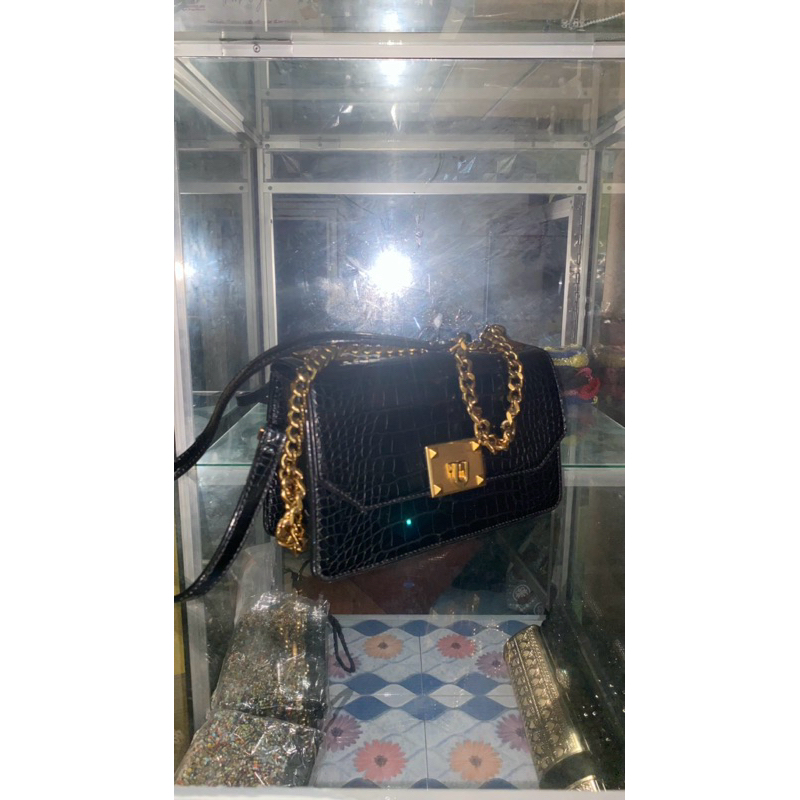 SLING BAG / SHOULDER BAG CHARLES&KEITH CROCO ORIGINAL STORE