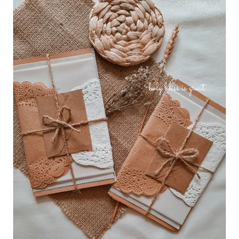 

Journal Kit 47 pcs Paper Bundle Jurnal Kit Vintage Scrapbook