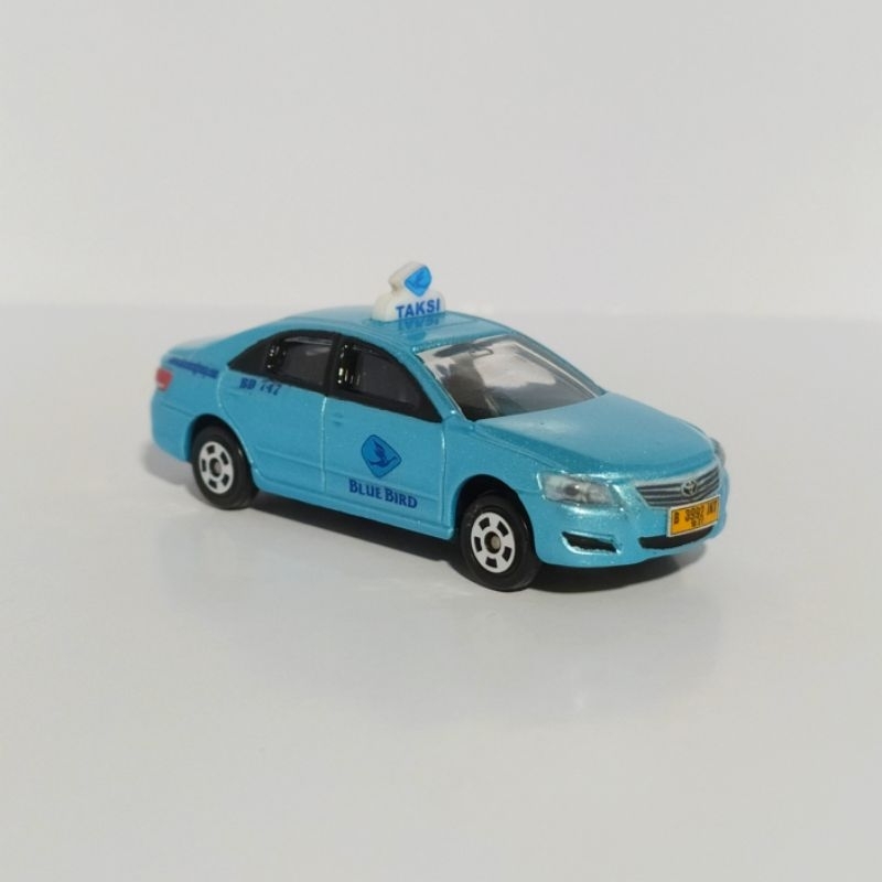 DIEACST SKALA 1/64 TOMICA TOYOTA CAMRY CUSTOM MOBIL TAKSI BLUEBIRD