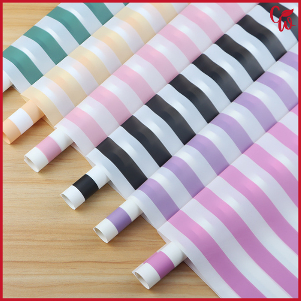 

Kertas Bunga Buket Line Color Cellophane Striped Bouquet Wrapping Paper Ecer Perlembar KB6046