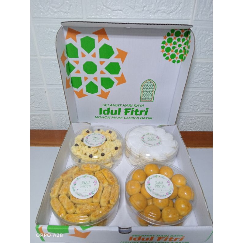 

Paket Hampers Kue Lebaran
