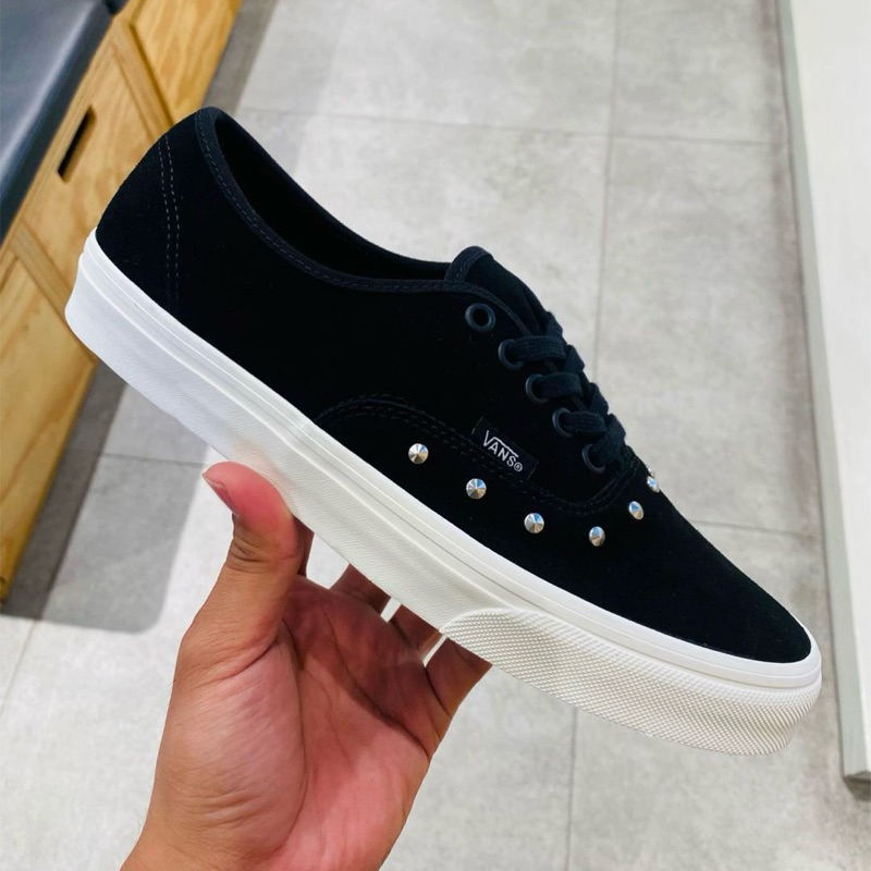 VANS AUTHENTIC SPIKES BLACK