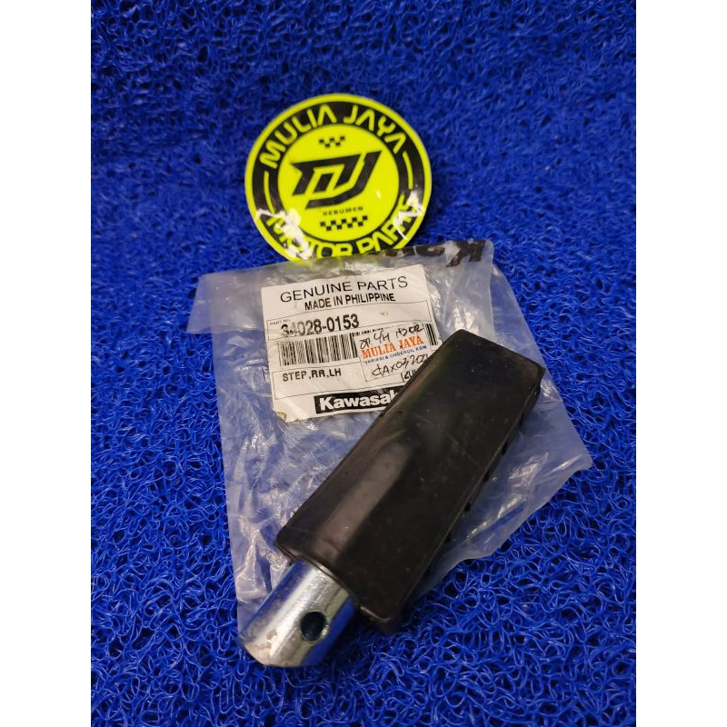 KARET STEP FOOTSTEP BELAKANG KIRI ATAU STEP RR LH KAWASAKI NINJA R SS ORIGINAL KAWASAKI