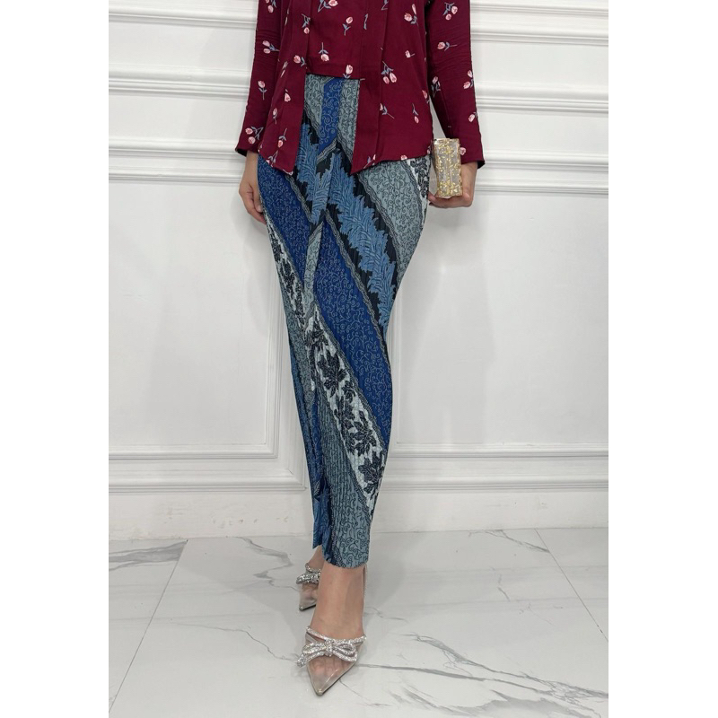 Rok plisket motif sulak biru / / kondangan / modern batik