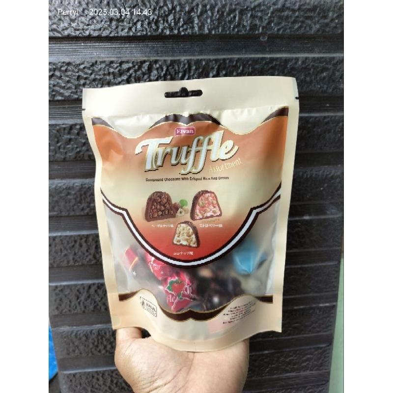 

Trufflel Hazelnut Strawberry Coconut 120gr | Truffle Mix
