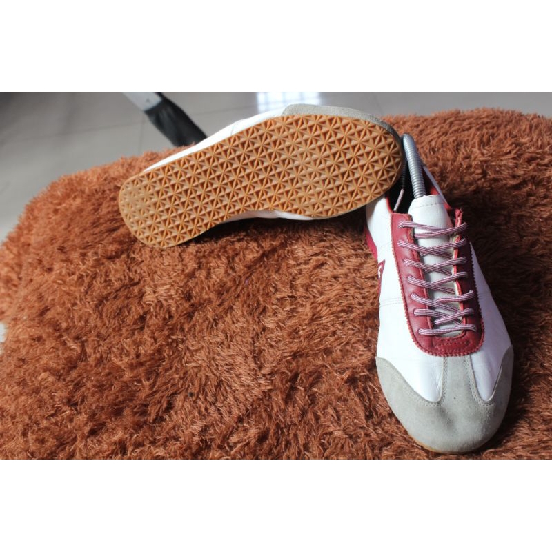 Sepatu sneakers nyantai " Lecoq sportif" Ringan dan mulus. Size 39 insole 245