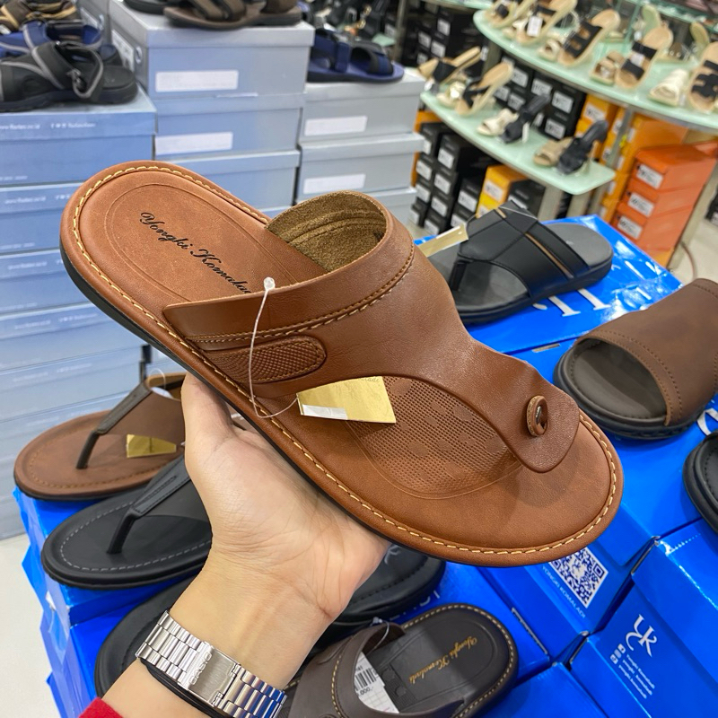 Yongki Komaladi sandal selop jepit pria