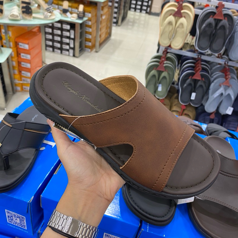 Yongki Komaladi sandal selop pria tebal empuk
