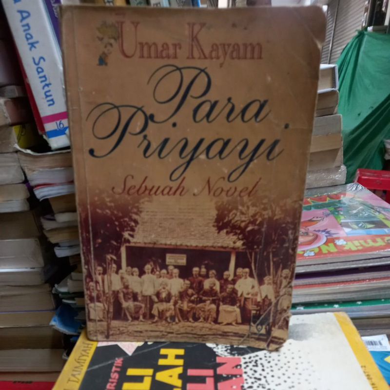 PARA PRIYAYI SEBUAH NOVEL UMAR KAYAM