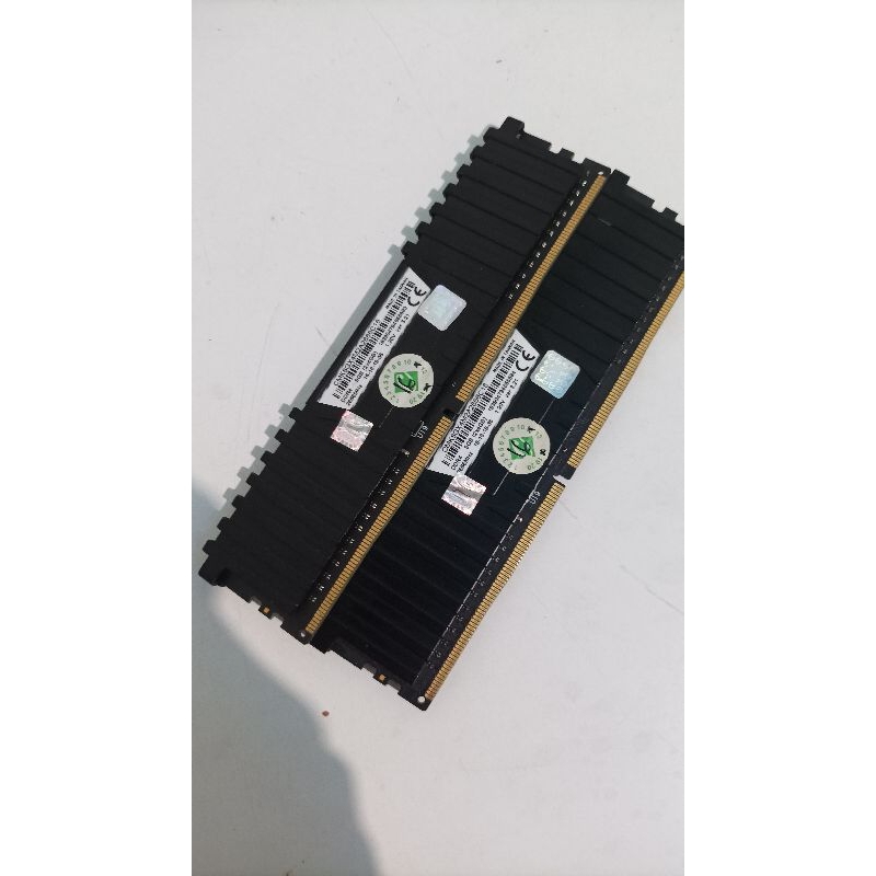 Ram Corsair DDR4 8gb 2x4 2666 Mhz Second