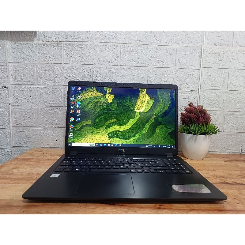 Laptop Acer Second i3.Laptop Acer Aspire A315-54K,Intel Core i3 Gen 7,Ram 4Gb,Hdd 1Tb.Siap Pakai