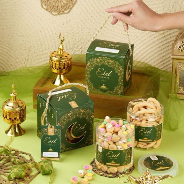 

Hampers Emerald 600ML Hampers Idul Fitri / Lebaran / Imlek / Natal / Kue Kering Special Wisman Premium Box