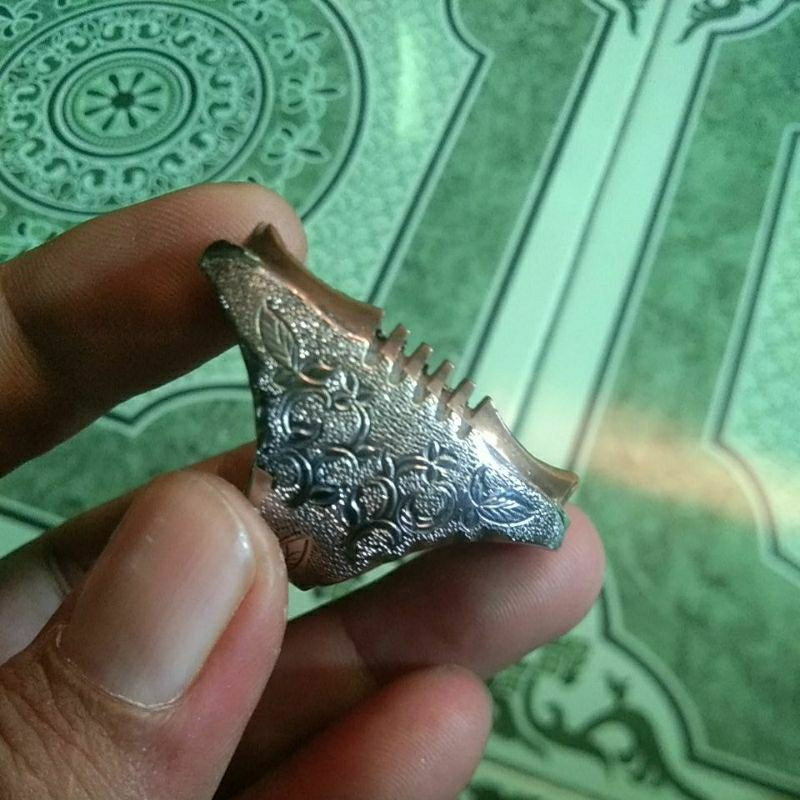 RING EMBAN MONEL UKIR