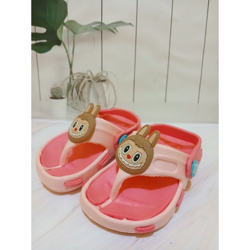 Porto 602T Sandal Jepit Anak Perempuan Katakter Labubu Bahan Empuk dan Ringan