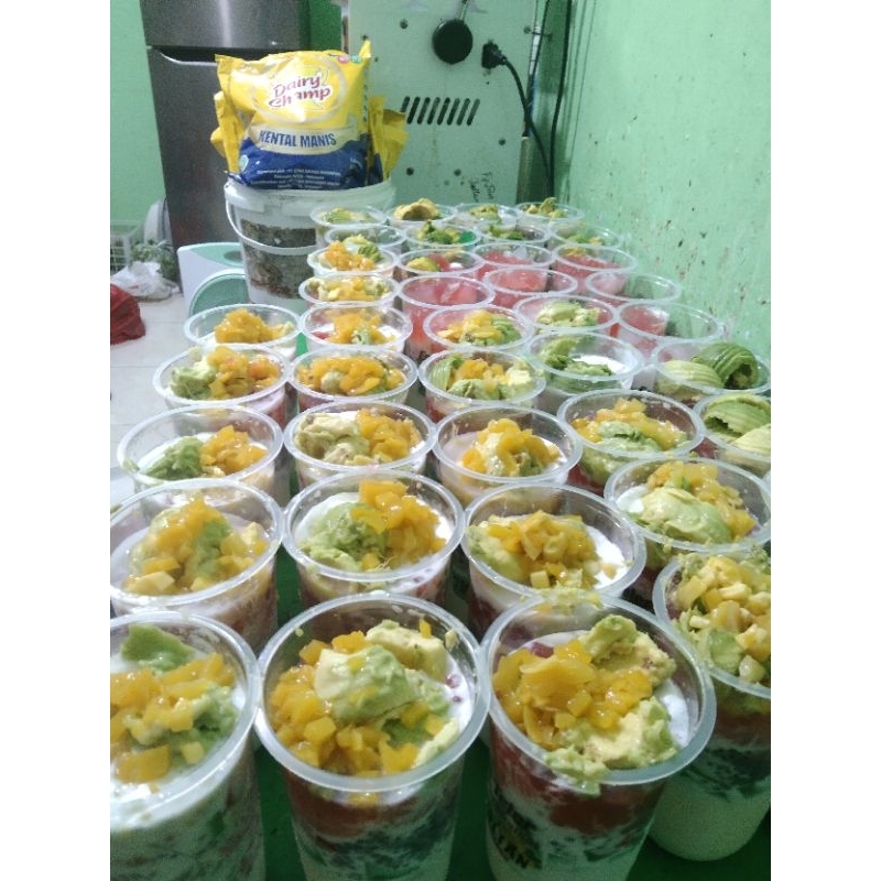 

Paket 110 cup Es Teler Original Cup Medium include Sterofom