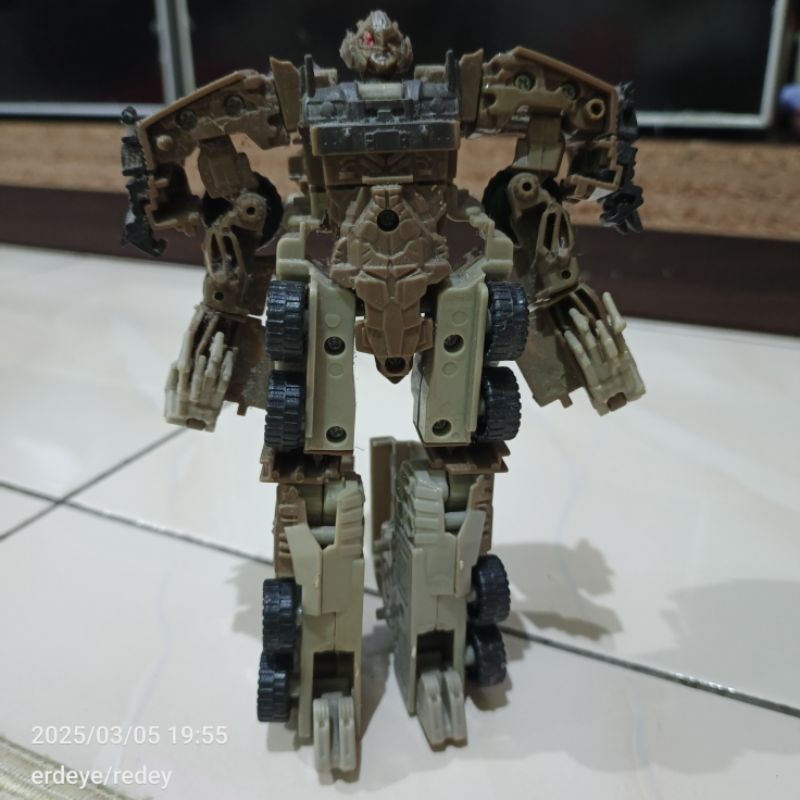 Mainan Transformers MEGATRON