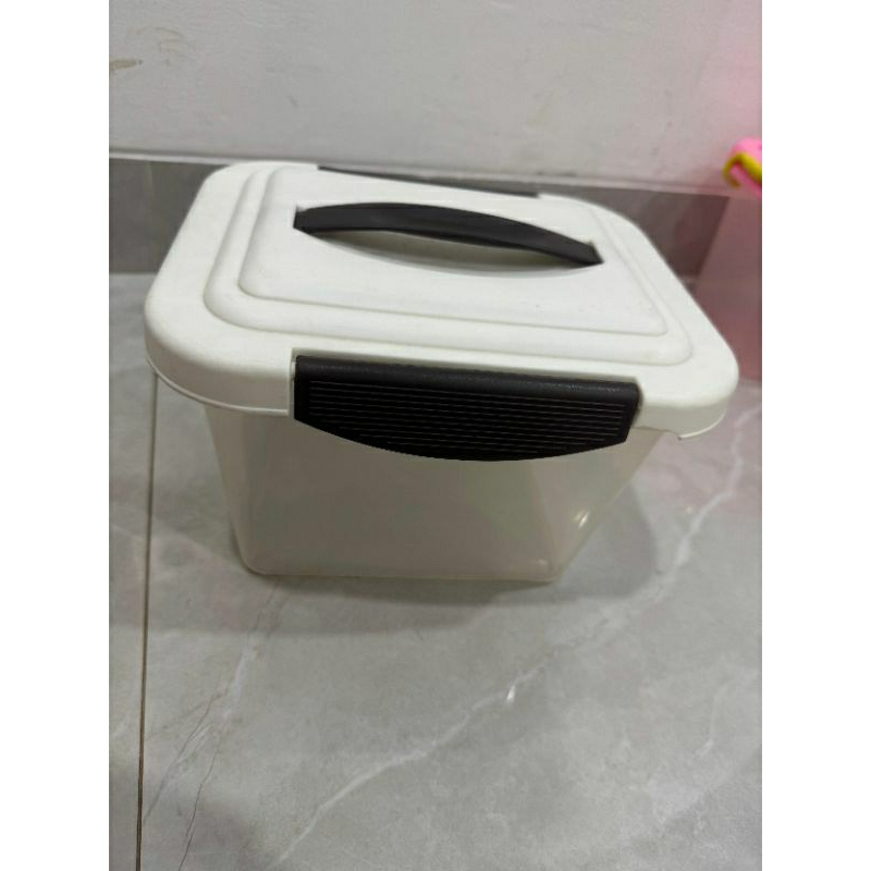box kontainer tempat penyimpanan kecil