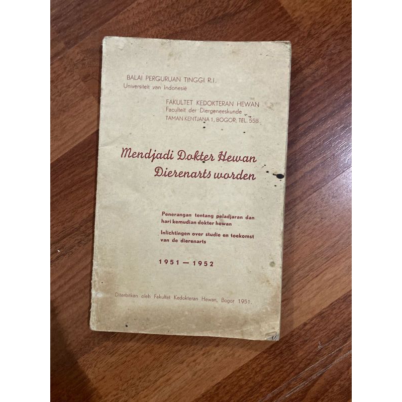 Buku - Menjadi Dokter Hewan Dierenats Worden