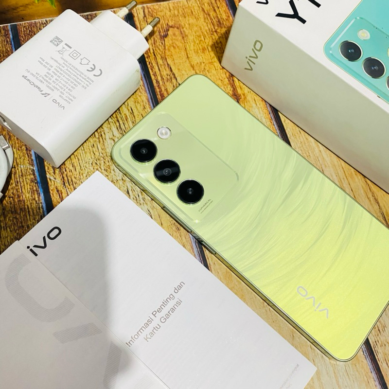 Vivo Y100 ram 8/128  second mulus