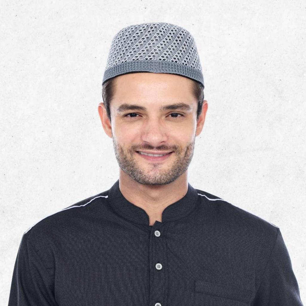 Peci Rajut Songkok Merek Rahmen seri Jordan Warna Abu Putih