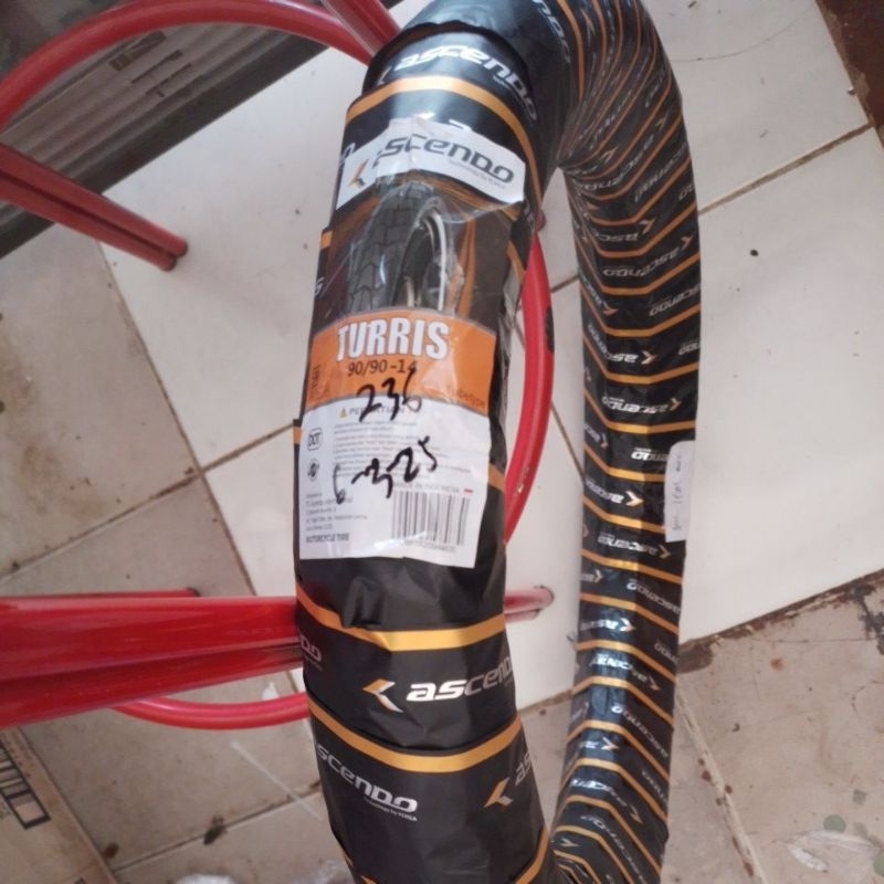 ban luar motor ascendo 90/90-14 ring velq 14 matic belakang