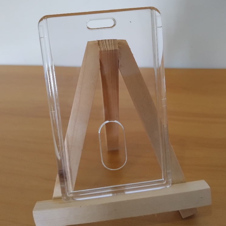 

FRAME AKRILIK HOLDER TEMPAT KARTU ID CARD