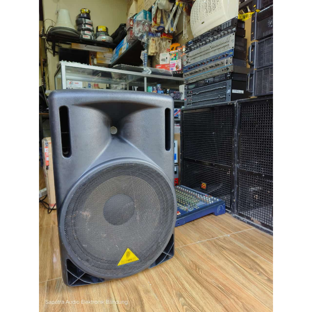 Speaker aktif behringer 15Inch B215D 1biji second normal