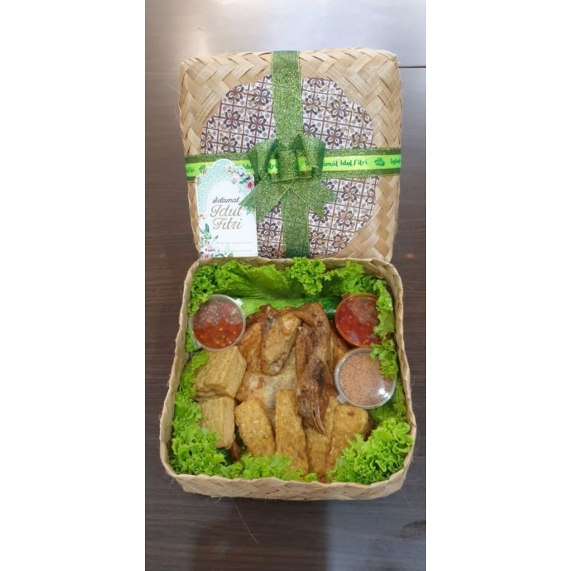 

Hamper atau Parcel Idul Fitri Ayam Goreng Karawaci (1ekor Ayam Negeri)