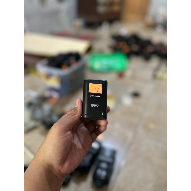 FLASH CANON (flash internal bawaan kamera)