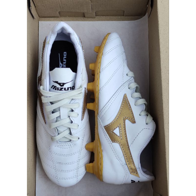 SEPATU BOLA KULIT SUDAH DI JAHIT/SOL,JAHITAN MANUAL HASILNYA RAPI,SANGAT KUAT,RINGAN AWET.