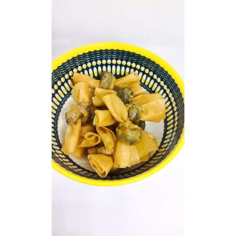 

Lumpia tali isi abon sapi 500 gr,renyah,premium, Lumpia fina Cemilan Makanan Kering Goreng Manis
