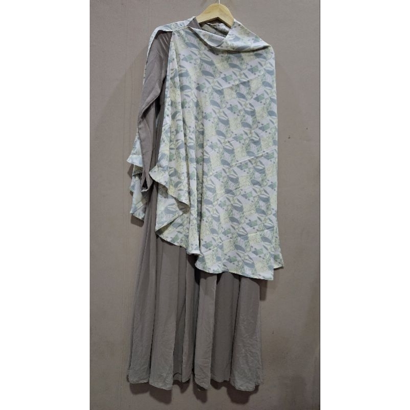 Like new Set Abaya by Lyra virna syari