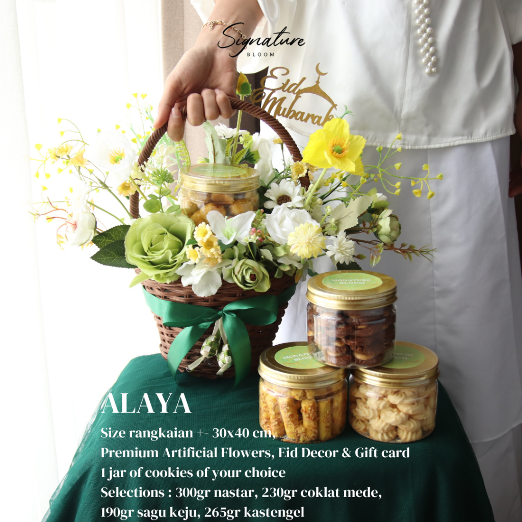

(SignatureBloom) Artificial Flower Basket Gift Eid Ramadan Hampers Alaya | Gift Set Bunga Kue Kering Nastar Kastengel Sagu Keju
