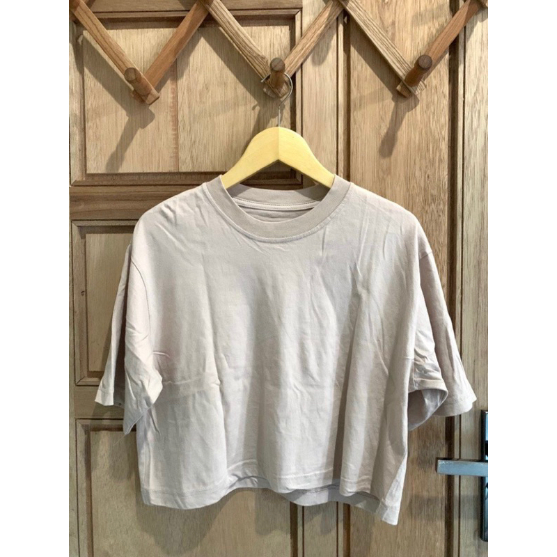 baju kaos crop warna cream