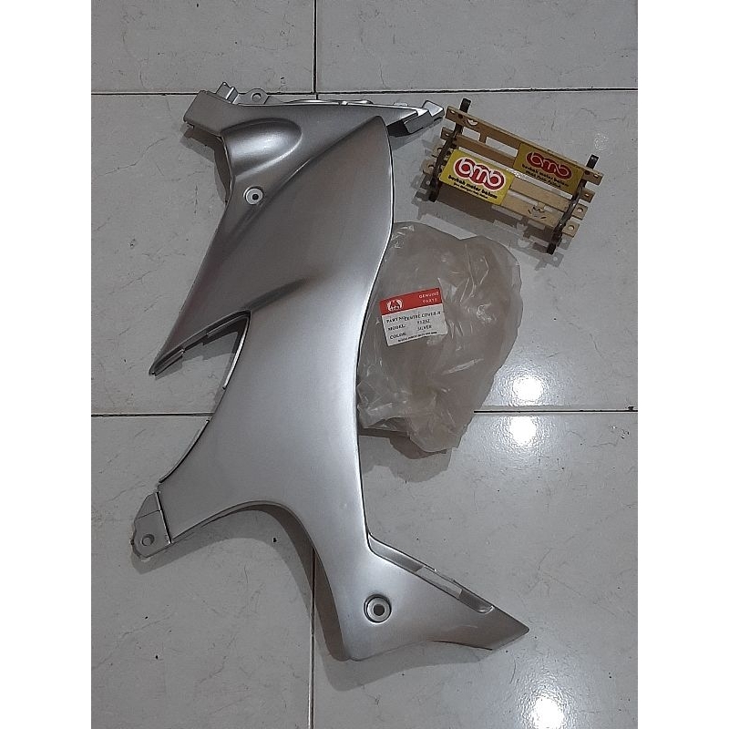Yamaha 125Z cover halus legshield sayap dalam bagian kanan
