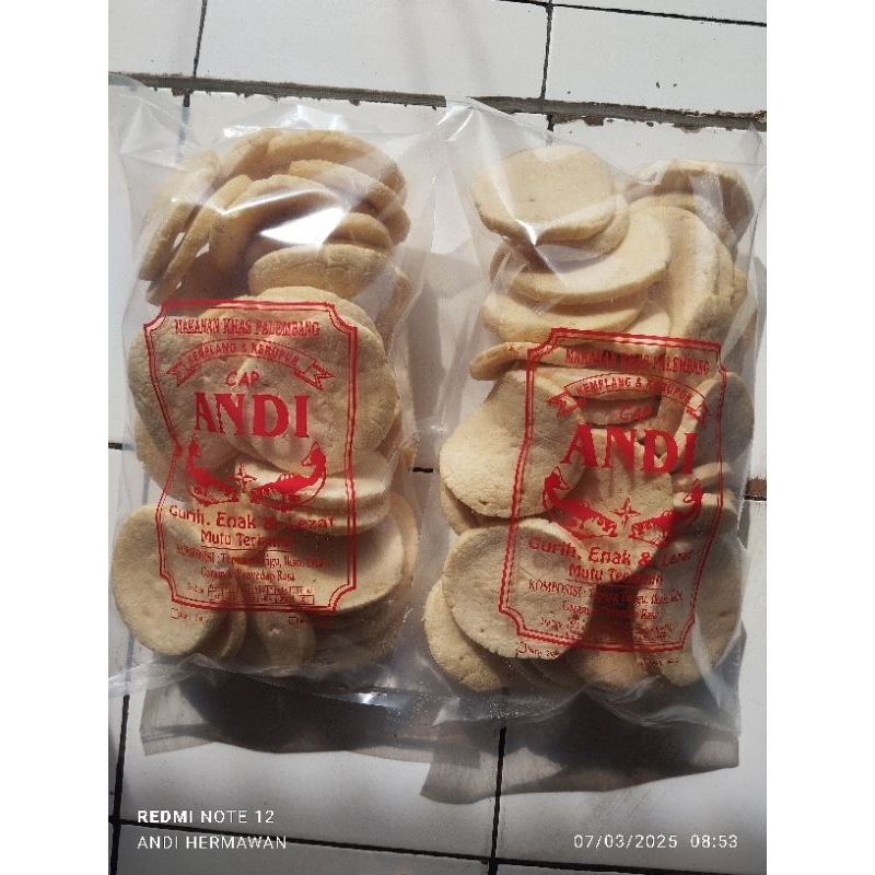 

paket 1 kg kerupuk peser super d jamin enak terasa banget ikan nya