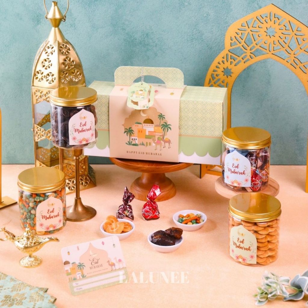 

Hampers Lebaran Idul Fitri isi 3 Jar Kue Kering - Parcel Souvenir Hadiah Eid Mubarak