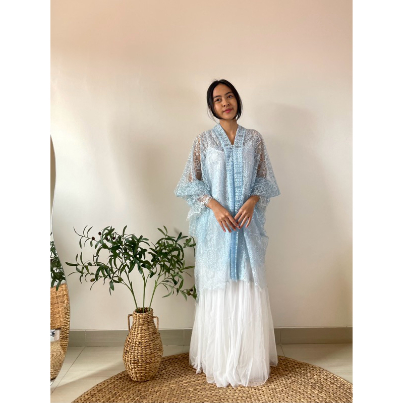 SarahDewanto Kebaya Balon Biru