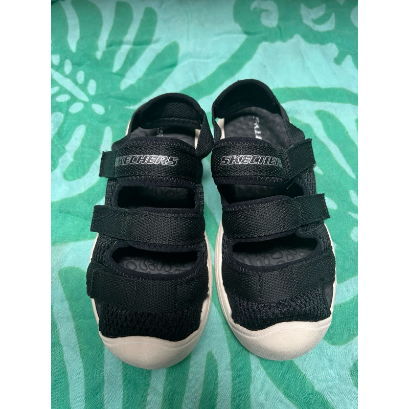 Preloved sendal Skecher anak