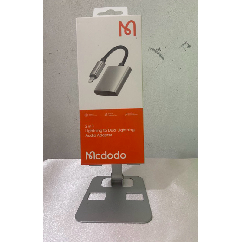2 in 1 Lightning to dual Lightning Audio Adapter Mcdodo