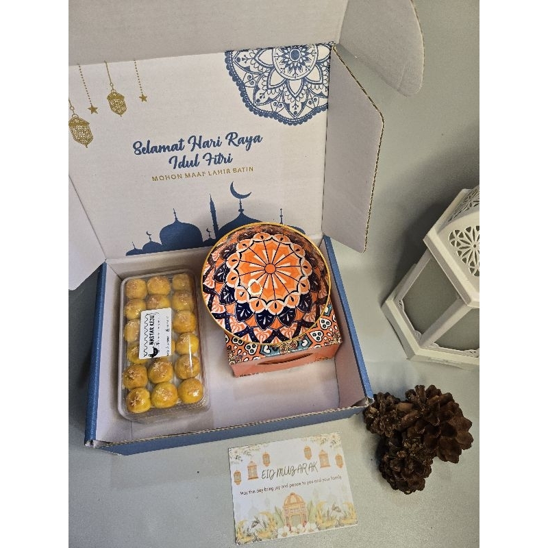 

Hampers Parsel Idul Fitri Nastar Potato Chesee Stick Mangkok Sendok Set