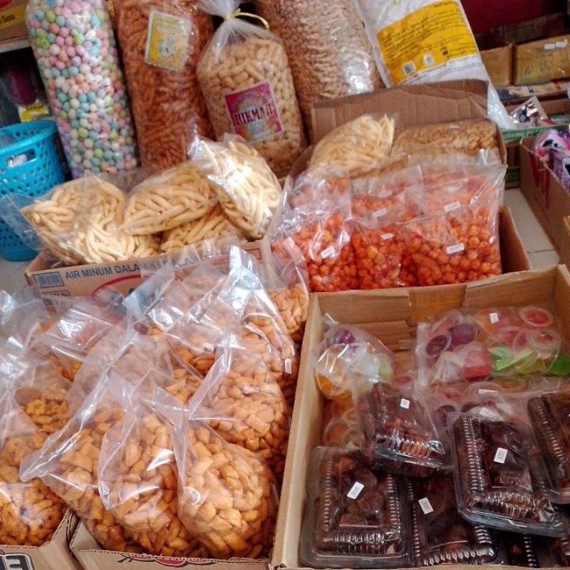 

Cemilan snack isian Toples Lebaran