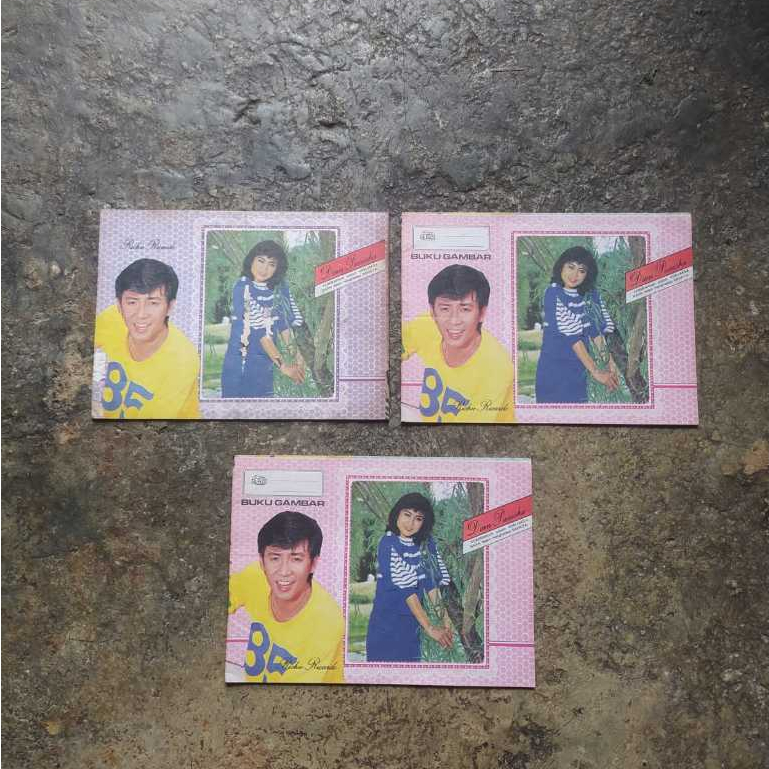 

[ Dapat 3 buku ] 3 pcs Buku Gambar Jadul gambar sampul artis ( koleksi buku jadul original )