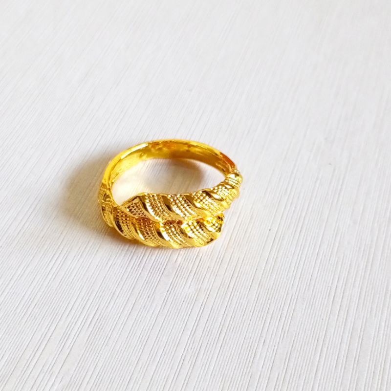 cincin fashion jewelry perhiasan warna gold 24k