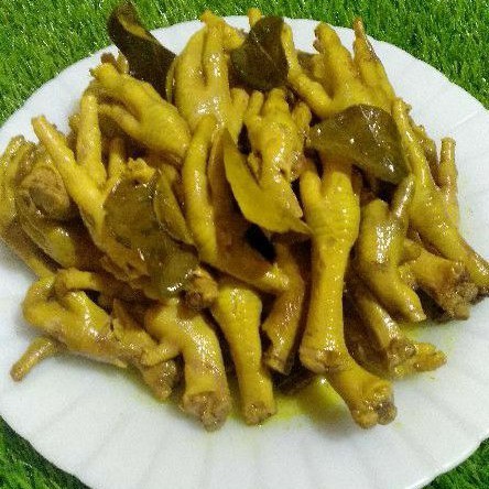 

Ceker Ayam Ungkep Bumbu Kuning