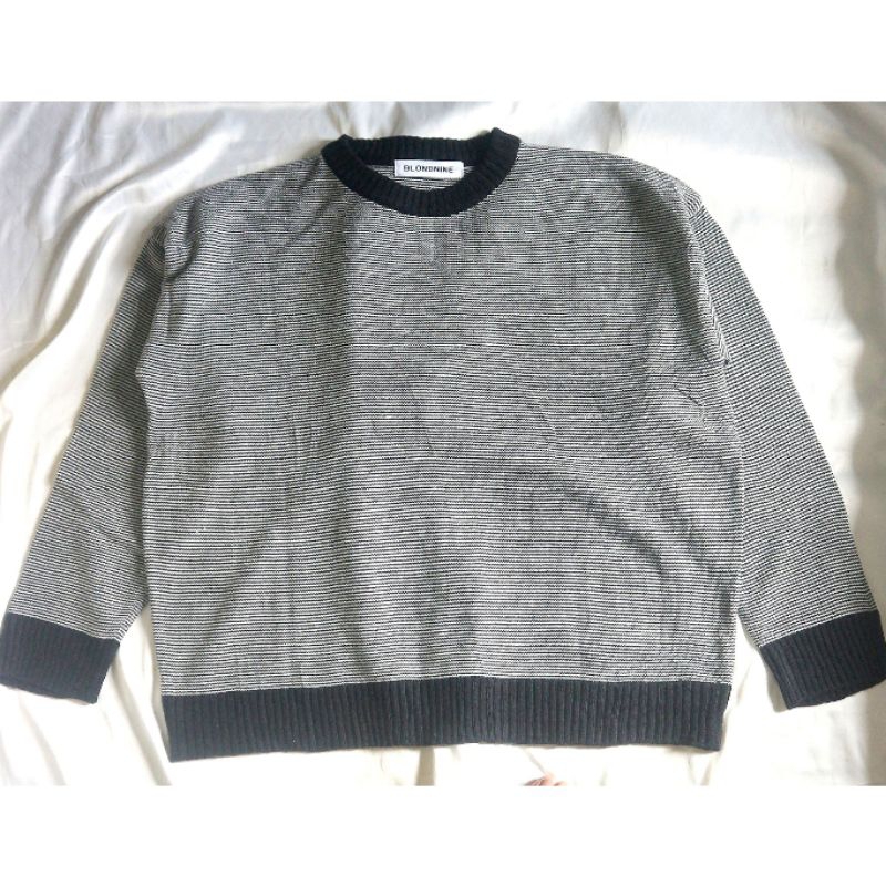BLONDNINE Striped Salur Oversize Hitam Putih Idol Korean NCT STRAY KIDZ Black White  Knitwear Sweate
