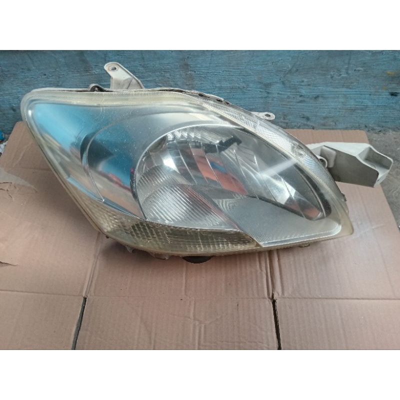 headlamp lampu depan toyota vios gen 2 HID sebelah kanan