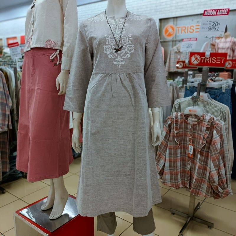 triset dress wanita