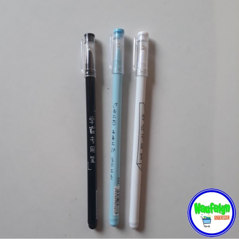 Pulpen Aksen Jepang Tinta Hitam Warna Putih Hitam Biru Muda ( 1 pcs )