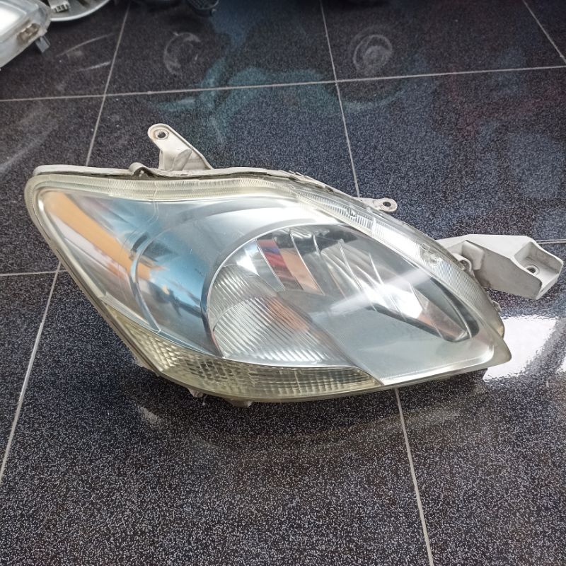 Headlamp Lampu Depan Toyota Vios Gen 2 Sebelah Kanan Original Second